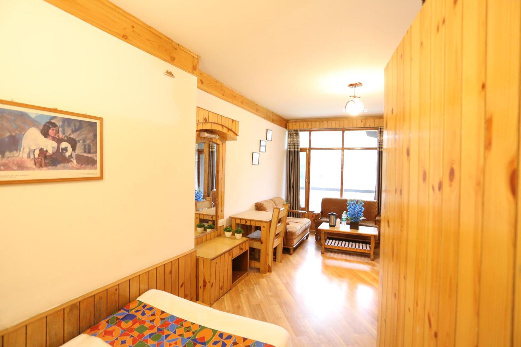 Vashist Hotel Surbhi מראה חיצוני תמונה