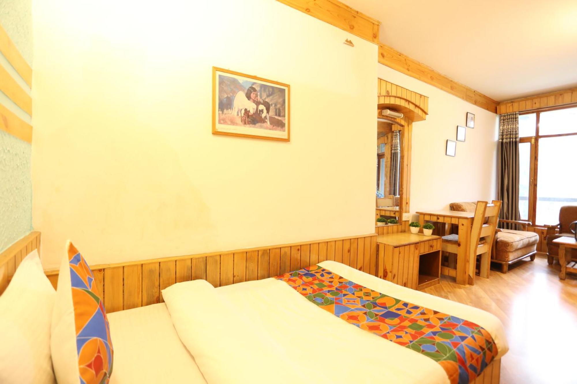 Vashist Hotel Surbhi מראה חיצוני תמונה