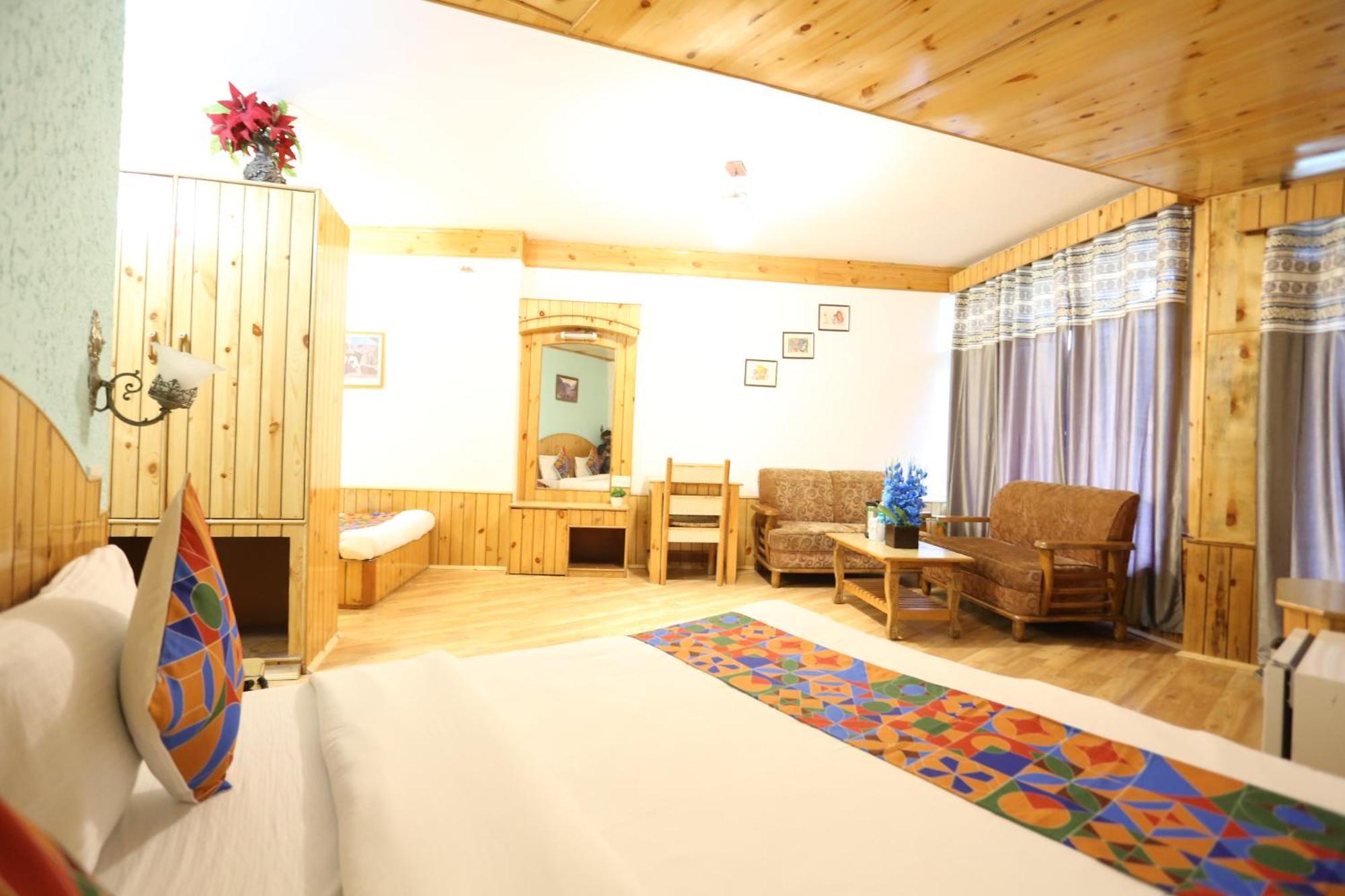 Vashist Hotel Surbhi מראה חיצוני תמונה