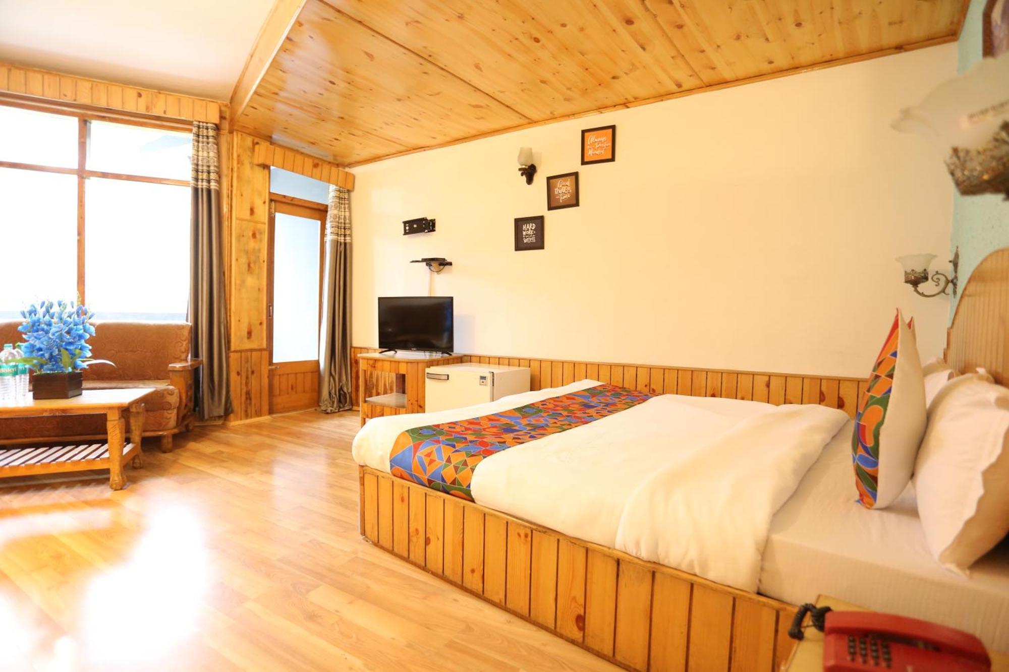 Vashist Hotel Surbhi מראה חיצוני תמונה