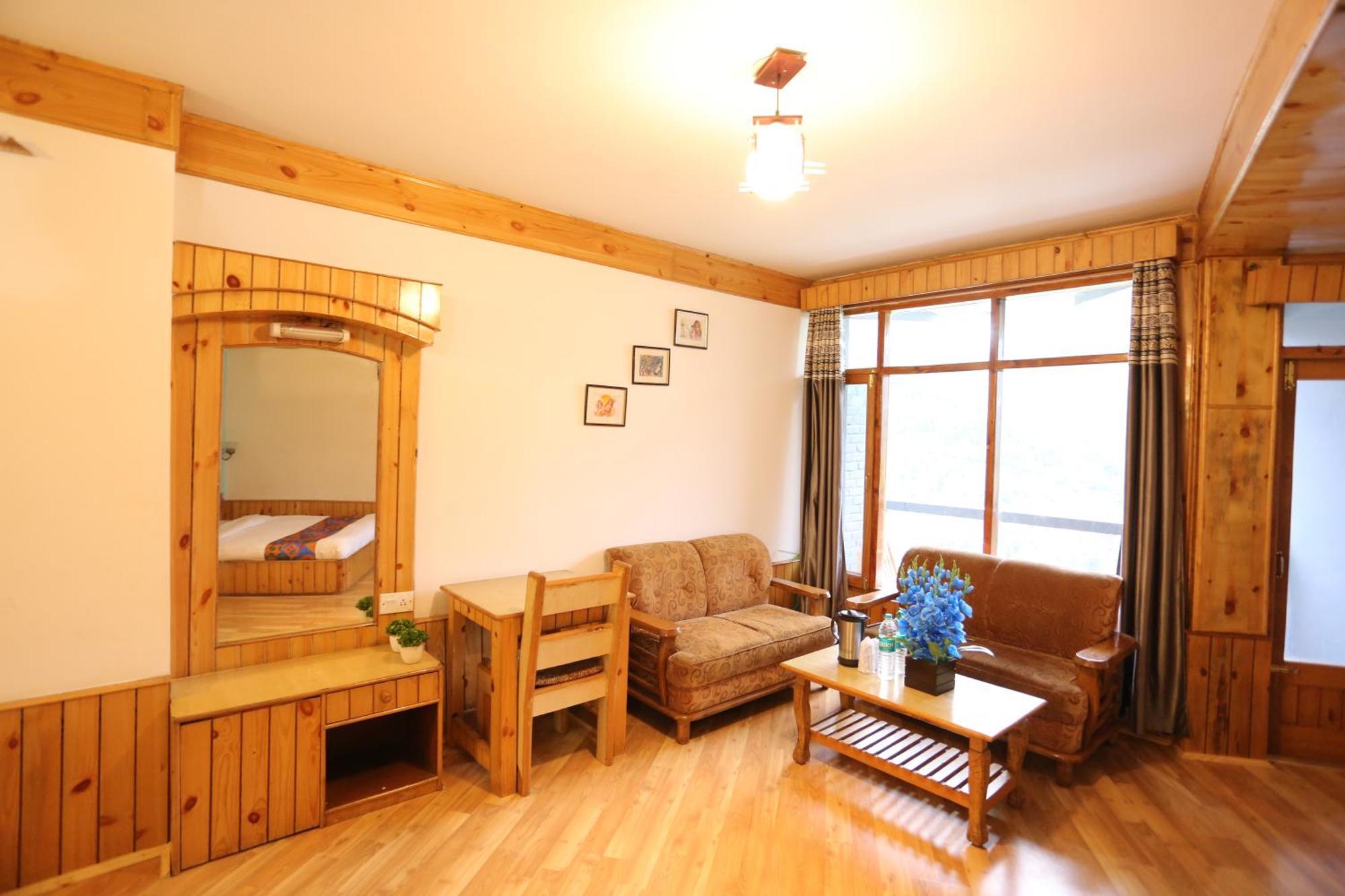 Vashist Hotel Surbhi מראה חיצוני תמונה