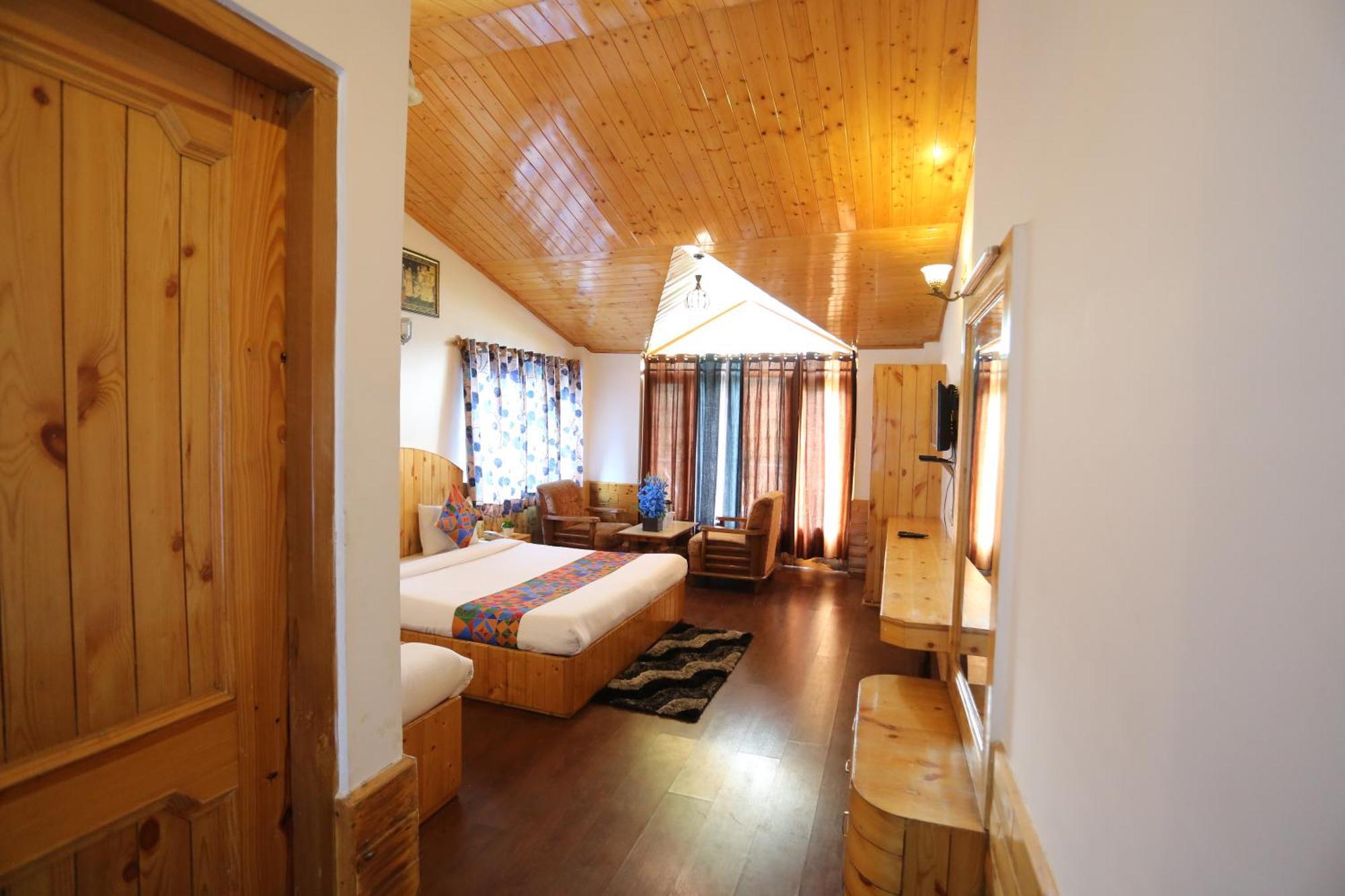 Vashist Hotel Surbhi מראה חיצוני תמונה