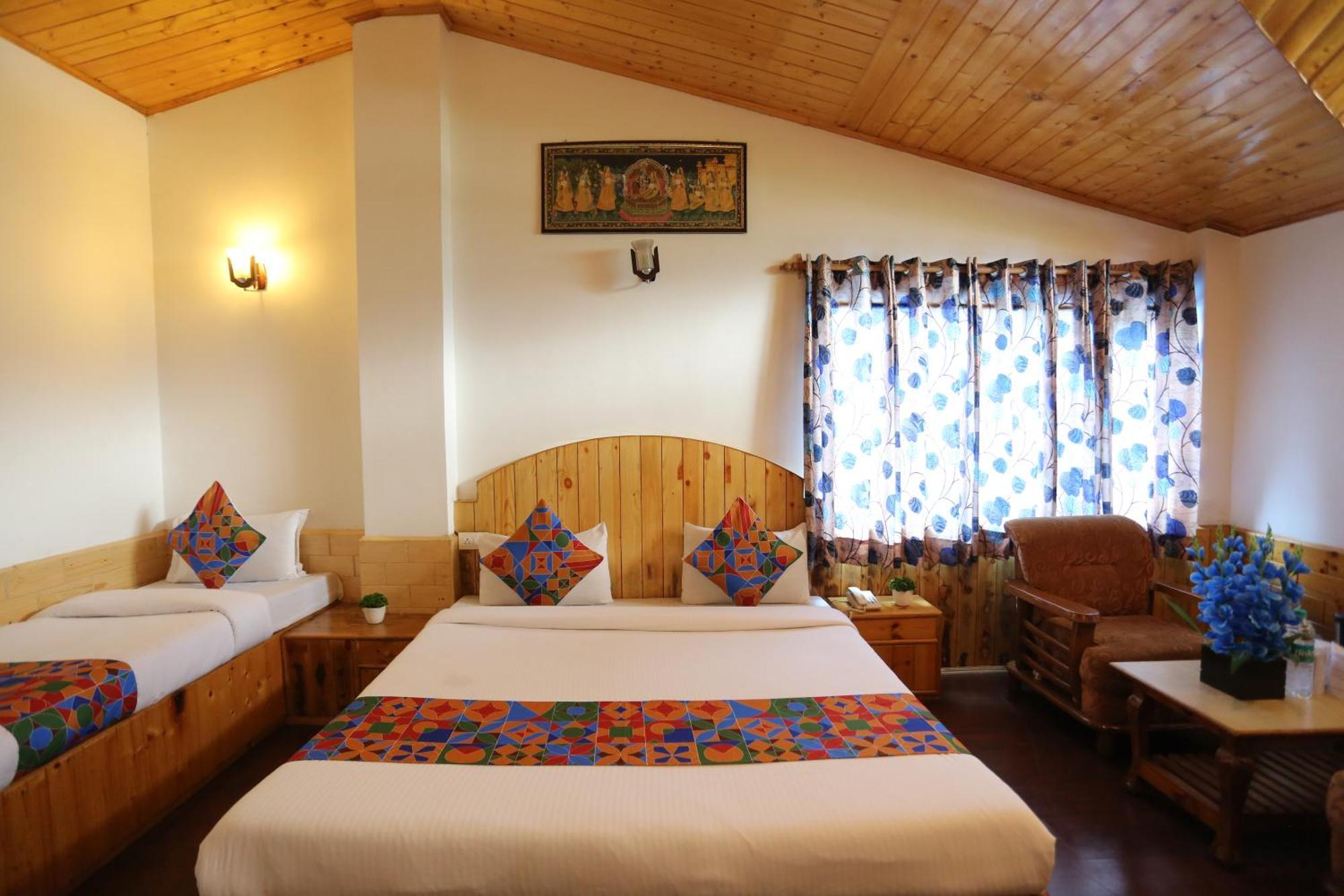 Vashist Hotel Surbhi מראה חיצוני תמונה