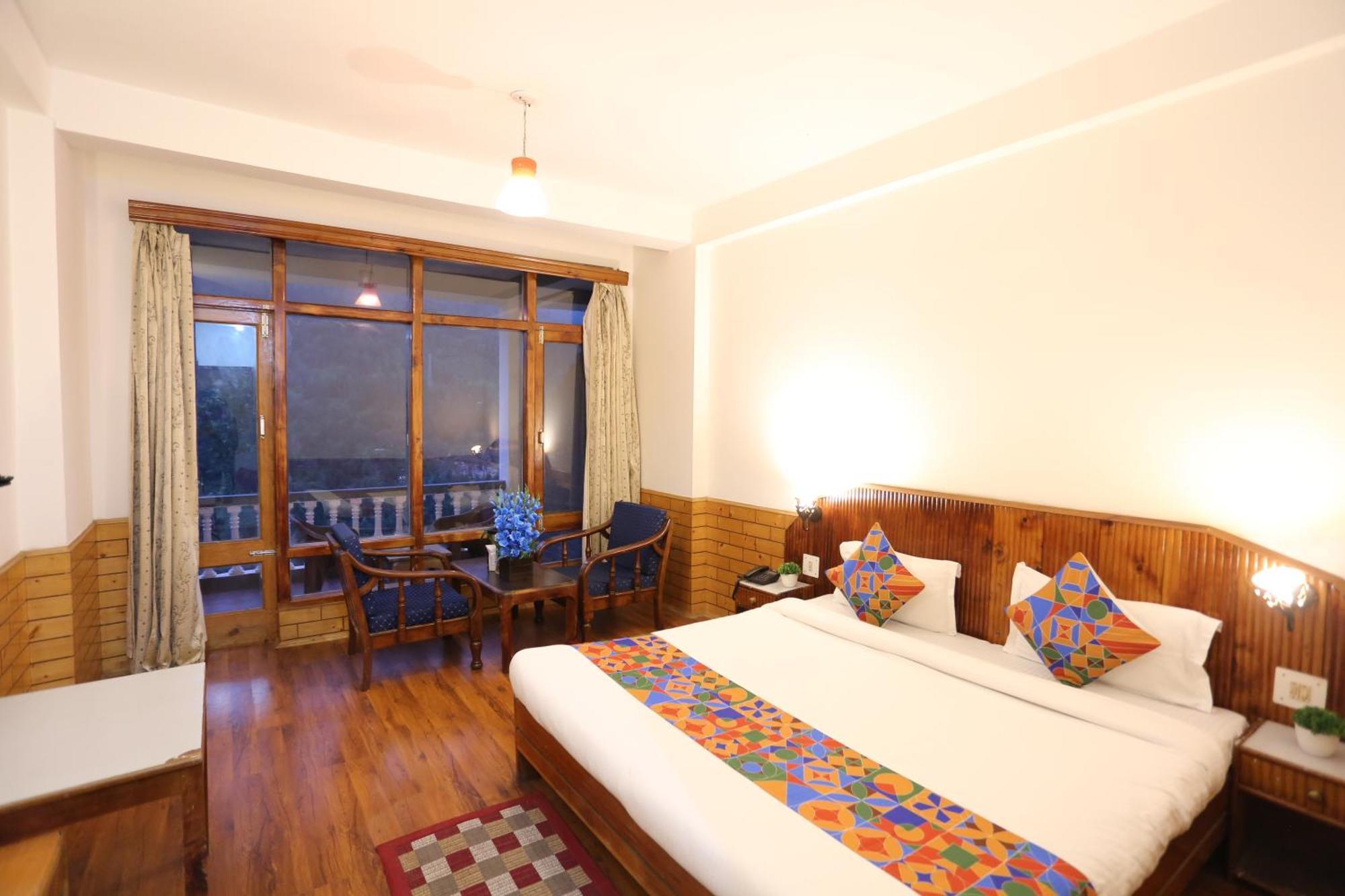 Vashist Hotel Surbhi מראה חיצוני תמונה