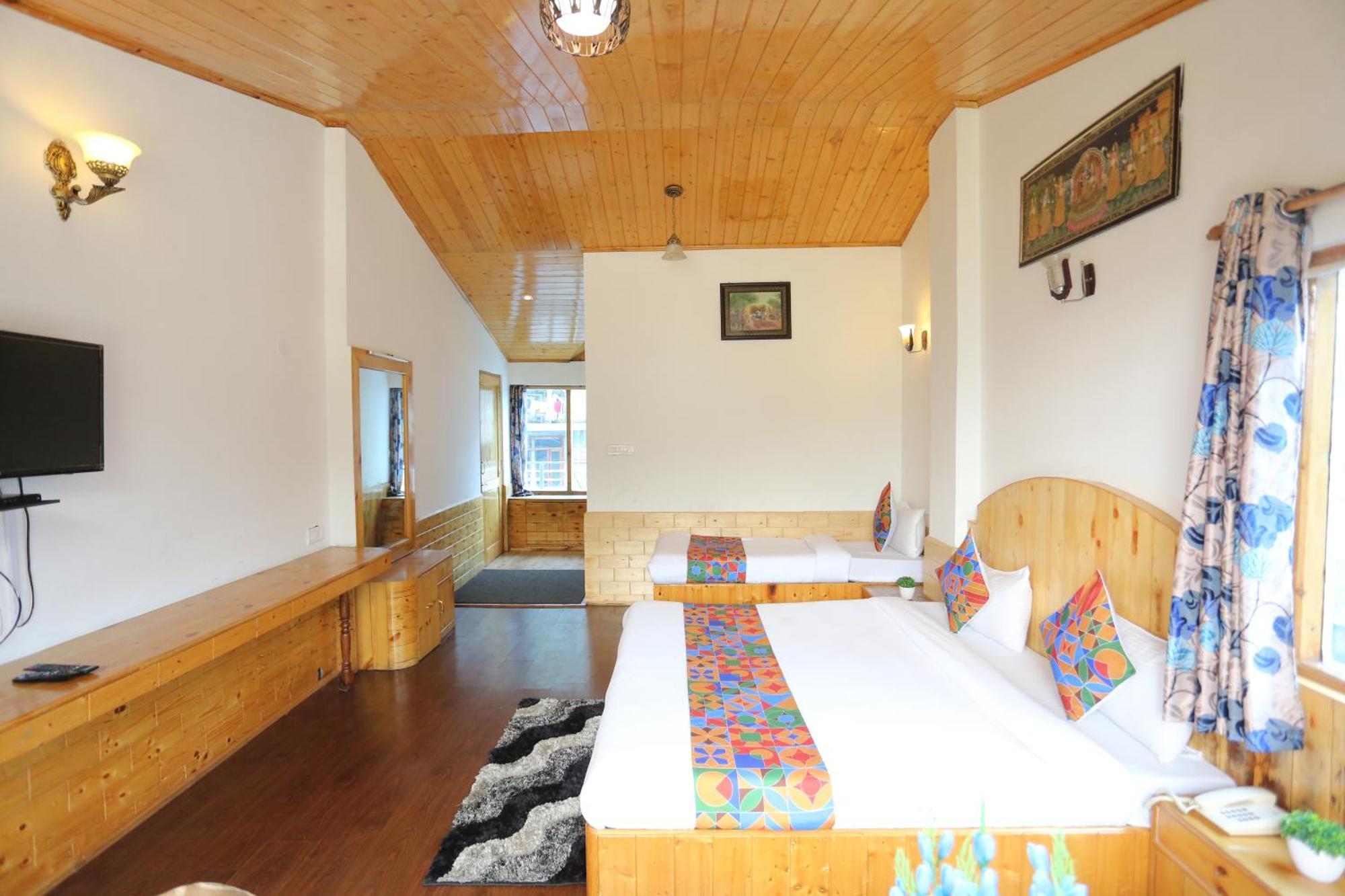 Vashist Hotel Surbhi מראה חיצוני תמונה