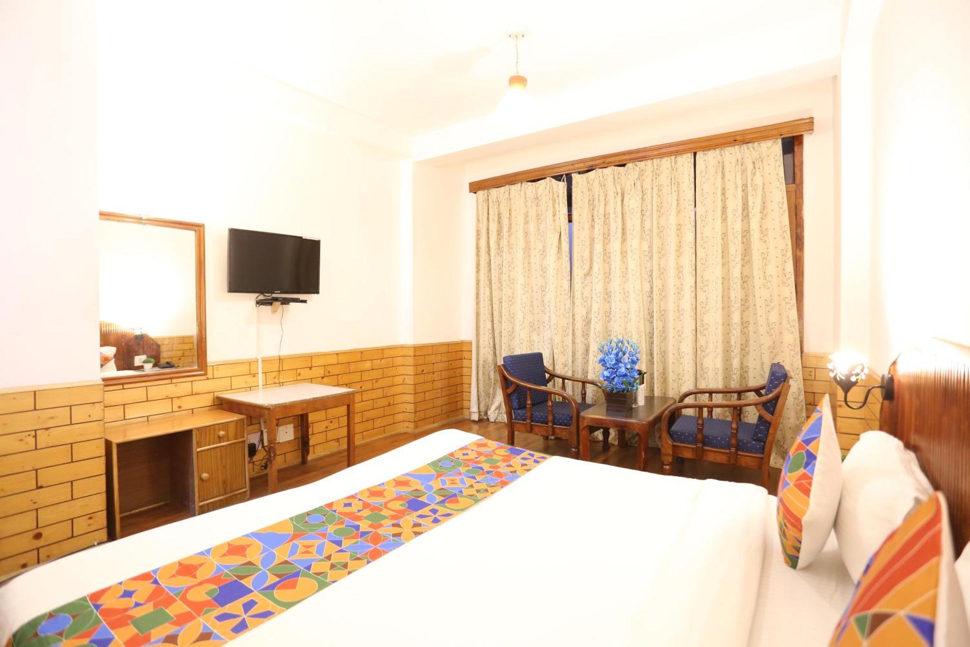 Vashist Hotel Surbhi מראה חיצוני תמונה