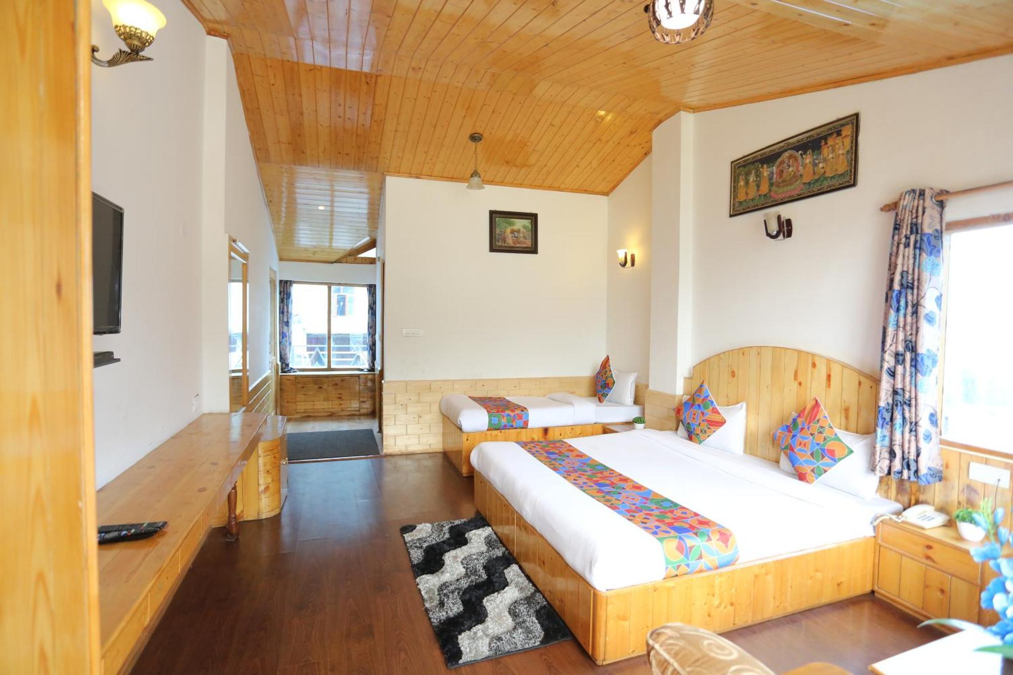 Vashist Hotel Surbhi מראה חיצוני תמונה
